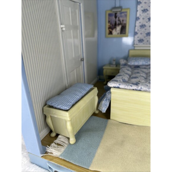 Laura Ashley Jazwares Room by Room Dollhouse Bedroom Light Phone Works 10” Cube - Picture 3 of 14